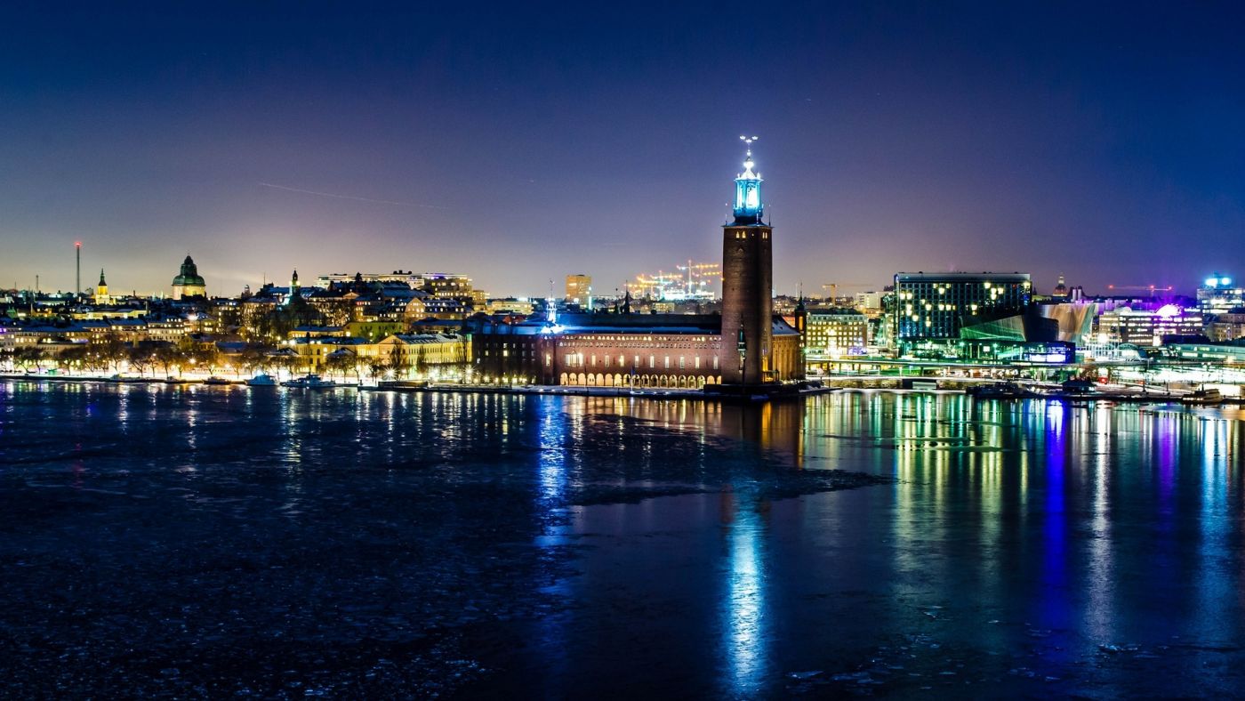 壁纸 斯德哥尔摩，瑞典，河，桥，灯，夜 2560x1600 HD 高清壁纸, 图片, 照片