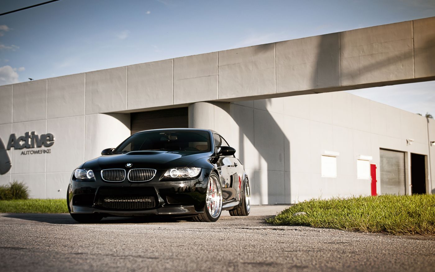 高清晰宝马运动轿跑车壁纸图片