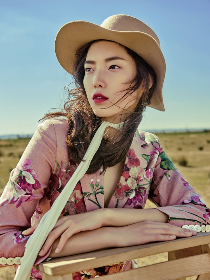 杰西许-VOGUE时尚中国2015年8月-大花卉图案和图案样式图片