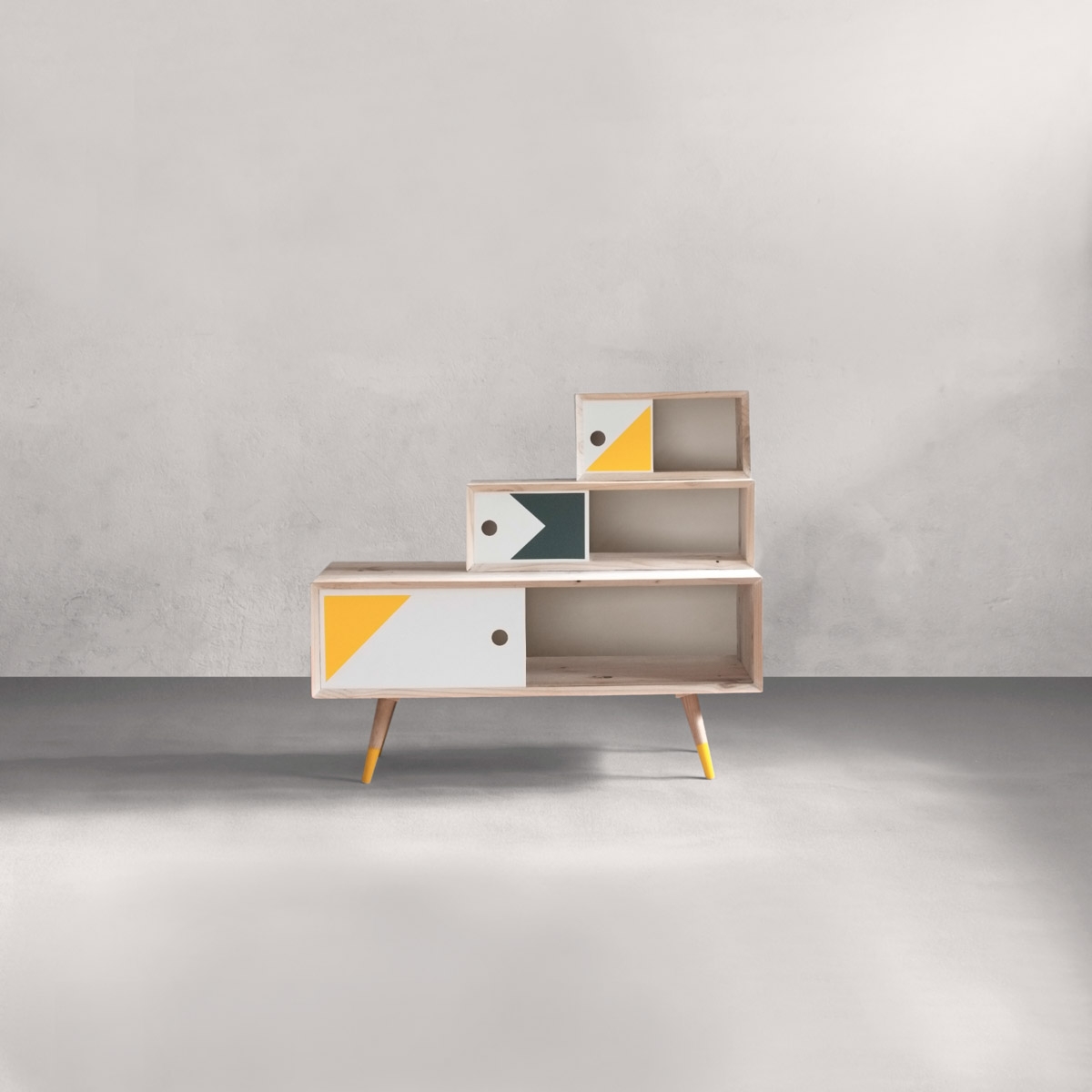 手工制作的西班牙wood comes from trees可持续回收的木家具图片