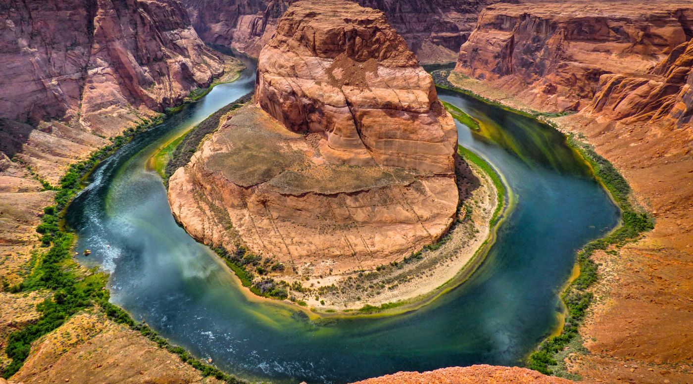 高清晰俯拍环形水山谷壁纸图片