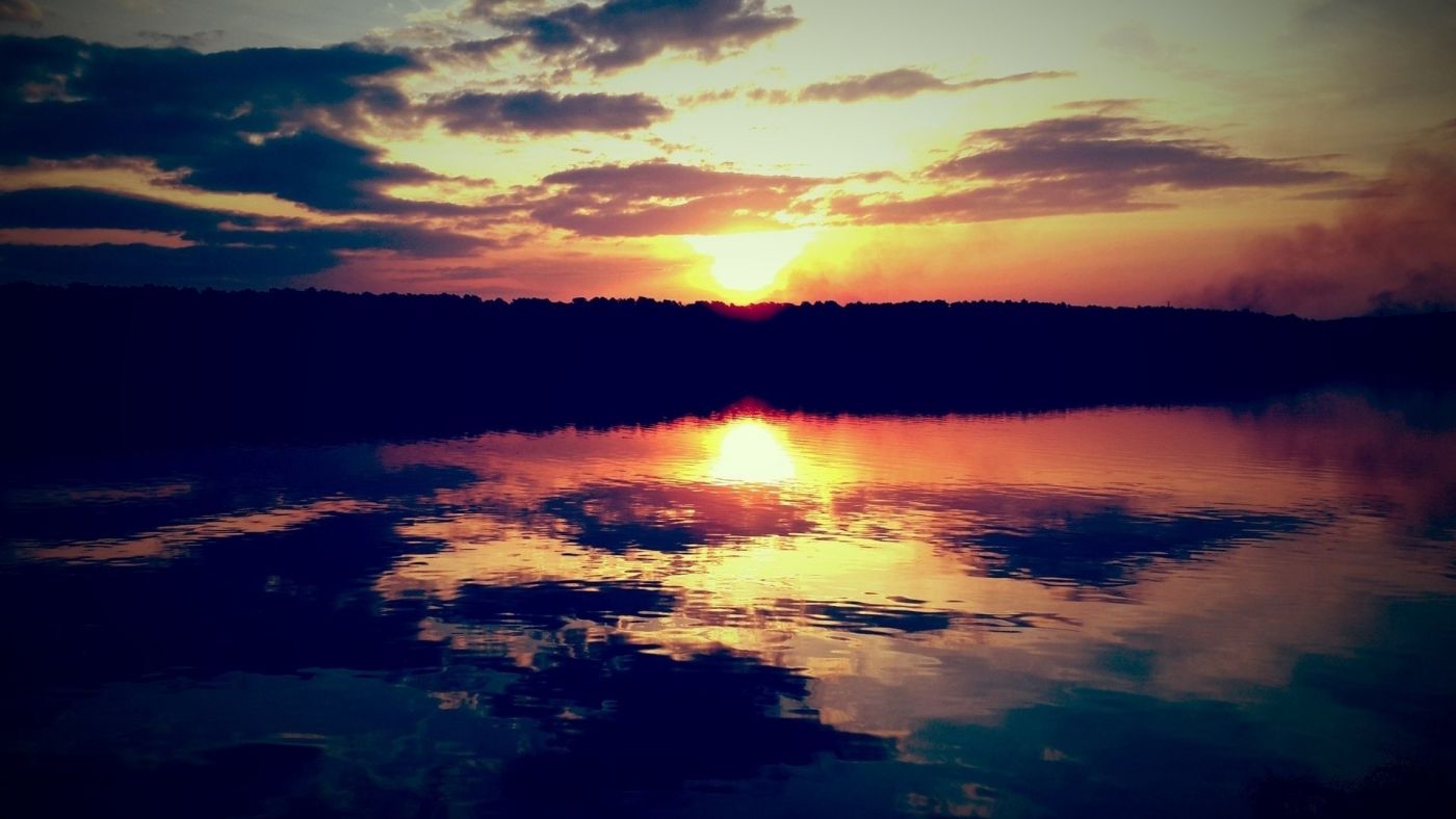 晚霞湖美景图片