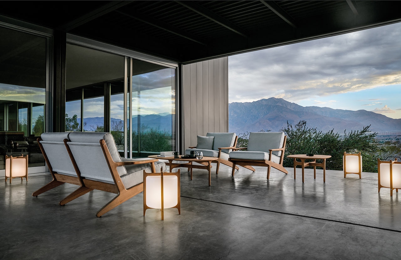 海湾坐-丹麦设计师亨里克・佩德森创建的人造板件柚木户外沙发座椅家具-一个倾斜的方式诱导你放松的状态,就好像你坐在海湾的感觉封面大图