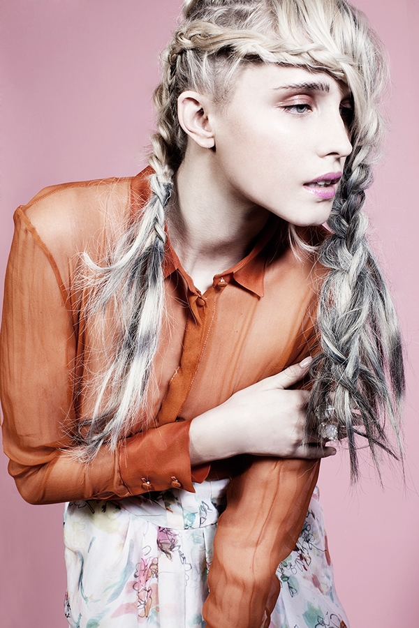 Wild Magazine-耀眼的杂志人像封面图片