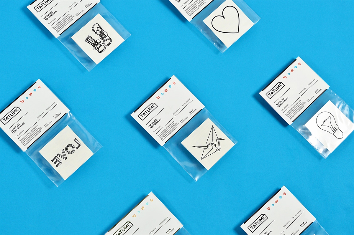 TATUMI-在线商店品牌宣传册设计-清洁现代设计图片