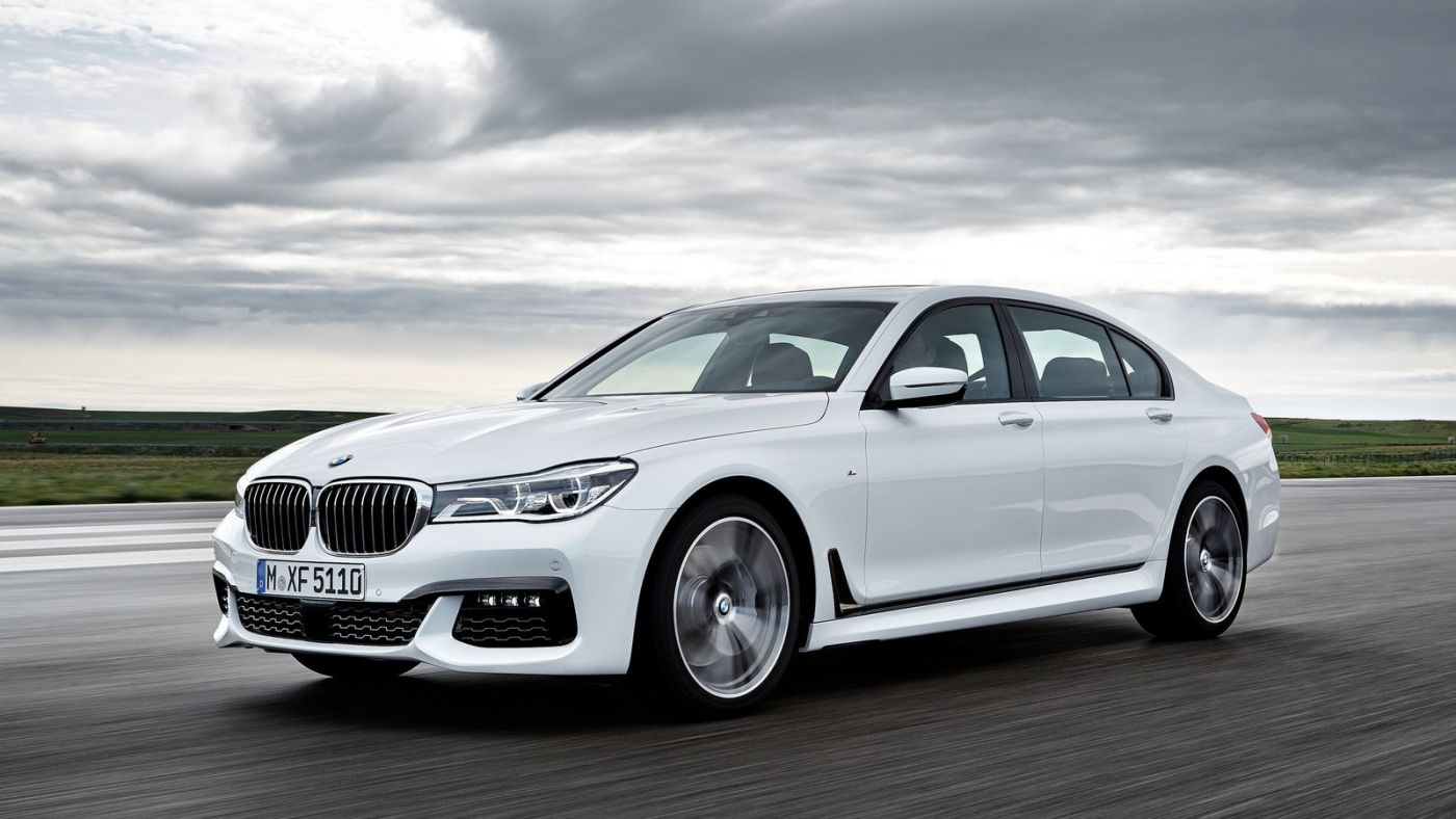 高清晰2015款白色全新宝马7系炫酷汽车桌面壁纸下载图片