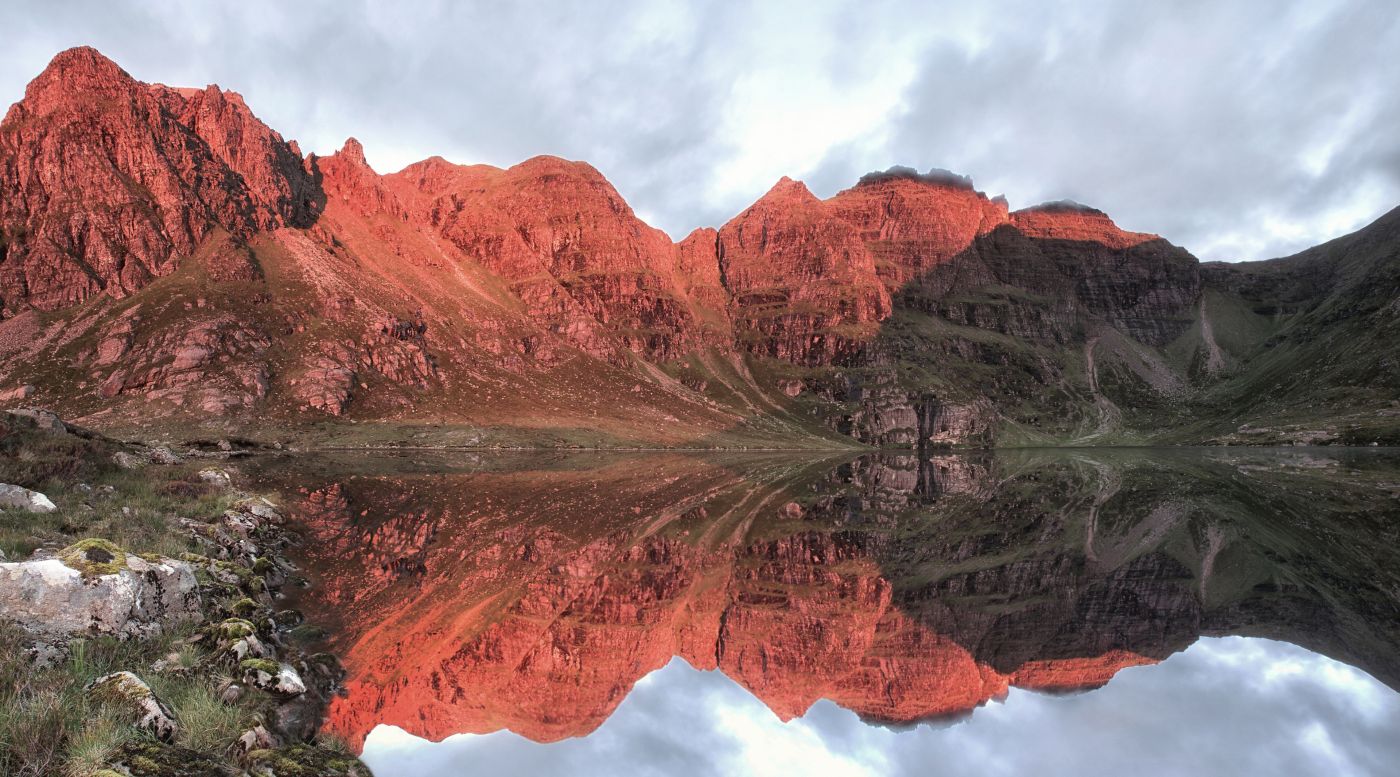 高清晰红山湖壁纸图片