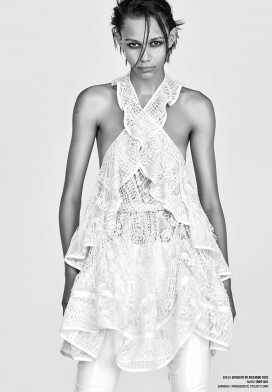 洁白的阴影-V杂志美诱春/夏时装秀