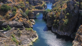 岩桥崖河风景区