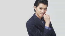 高清晰摆酷的中国男模李子峰宽屏电脑壁纸下载