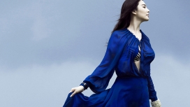 穿白色礼服的Yuqi Zhang张雨绮电脑桌面壁纸下载