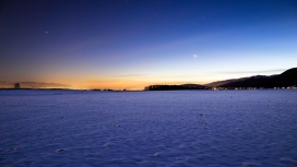 日落下的瑞士第一场雪
