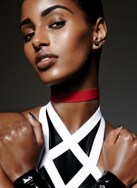 “超级女英雄”-ELLE艾丽加拿大2015年5月