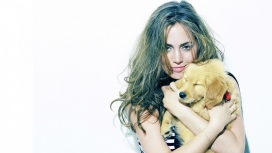 伊丽莎・杜什库的小狗