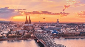 科隆城市的铁桥美景