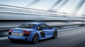 高清晰蓝黑奥迪R8 V10尾部壁纸