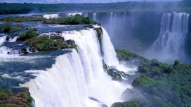 令人惊叹的巴西伊瓜苏瀑布
