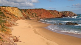 高清晰海滩山丘美景
