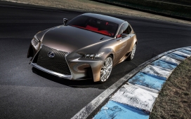 高清晰赛道上的混合动力车雷克萨斯LF-CC 桌面壁纸下载