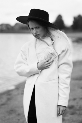 MELANCHOLY-黑白人像