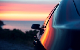 高清晰宝马运动轿跑车侧面壁纸