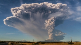 火山喷发云