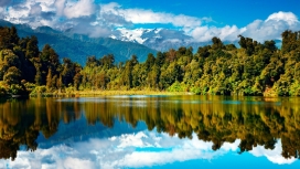 高清晰唯美蓝色大自然湖泊桌面风景壁纸下载
