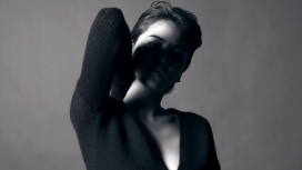 高清晰日本演员模特-Masami Nagasawa长泽雅美黑白艺术照壁纸下载