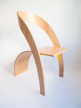 简洁的雕塑胶合板椅