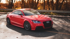 高清晰红黑搭配的奥迪R8经典跑车壁纸下载