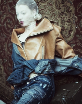 劳拉・汉森西姆斯-W杂志2015年7月-前卫和叛逆的丝袜蒙面人