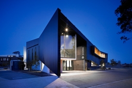 Dandenong高中学校房屋建筑设计-是一栋可以容纳超过2000名学生的一座新校区