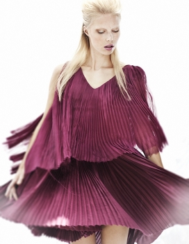 Factice杂志-绽放的秋季时装秀