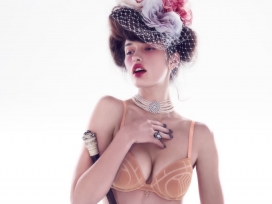 荷兰泳装设计师Marlies Dekkers作品-浪漫诱人的收集，灵感来自香奈儿的舞蹈服装