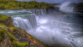 壮观的大瀑布壁纸