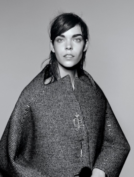 梅根・科里森-10杂志秋/冬2015-量身定制的戏剧性形状时装秀