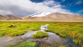 华丽的草河山庄天空