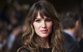 美国影视演员-金色卷发美女-詹妮弗・加纳