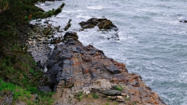 自然岩石岸野河