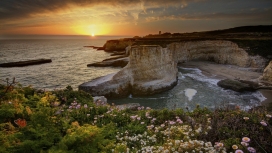 加利福尼亚州海洋海岸的日落