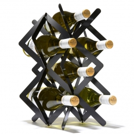 交叉的菱形限量版折叠式葡萄酒架-由十六个环环相扣的黑电涂层钢板组成，向下折叠完全可以平坦，三维网格拉开但最多可容纳六瓶葡萄酒