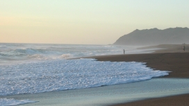 高清晰海滩浪花壁纸