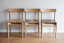 Mikki chair-米奇椅-灵感来自上世纪中叶的北欧座椅，材料来自橡木和核桃，为的就是产生设计相比