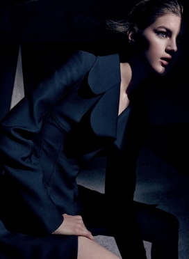 考夫曼-Dior杂志-风格别致现代剪裁的时尚女装秀