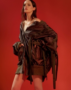 伊万杰琳恩德雷斯-S杂志-非常现代艺术的杂志人像摄影