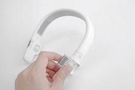 Emotion-一个可穿戴式的概念情感耳机设计，内置彩色电子墨水显示，脑电图动作技术