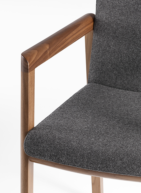 Gunlocke . Lily-皮垫木质扶手椅设计---酷图编号1155605