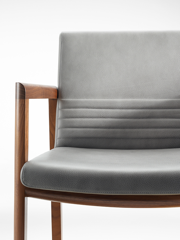 Gunlocke . Lily-皮垫木质扶手椅设计---酷图编号1155610