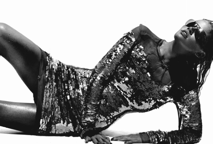 “眩光”-VOGUE时尚澳大利亚2016年4月-闪闪发光的黑白艺术人像---酷图编号1