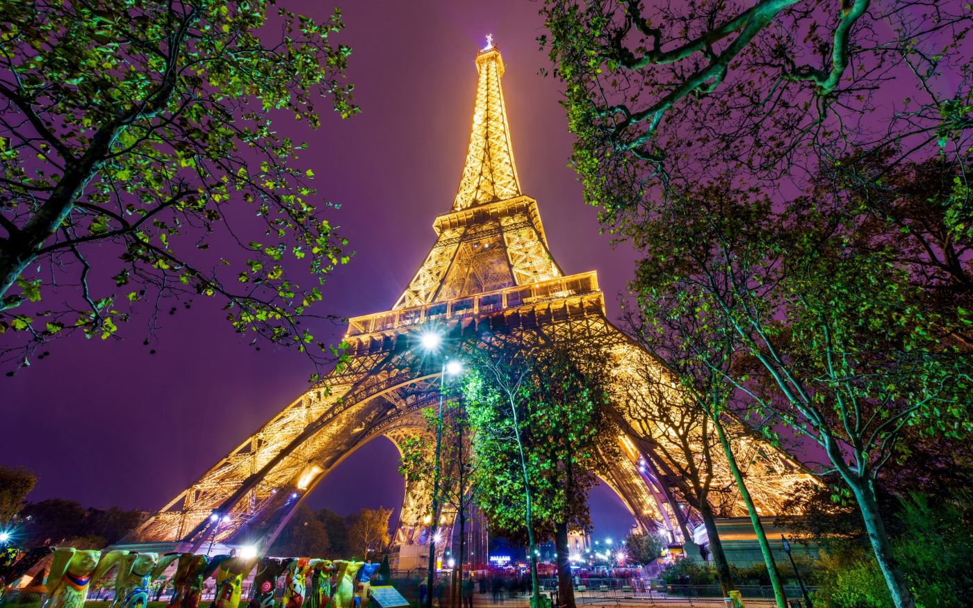 法国巴黎埃菲尔铁塔夜景壁纸 欧莱凯设计网 2008php Com